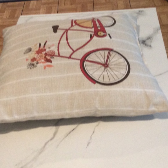 Bicycle accent pillow, 18x18. - Picture 4 of 6